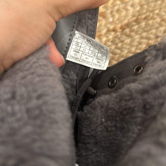 UGG BUTTE II TOGGLE TALL CWR BOOTS - kids 1 - Picture 8 of 12